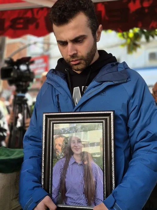 Tabut Başında Yürek Yıkan Feryat! 'Yavrum Kalk Bana Sarıl'